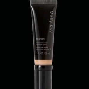 NEW Mary Kay CC Cream Sunscreen Broad Spectrum SPF 15 VERY DEEP 1 OZ.